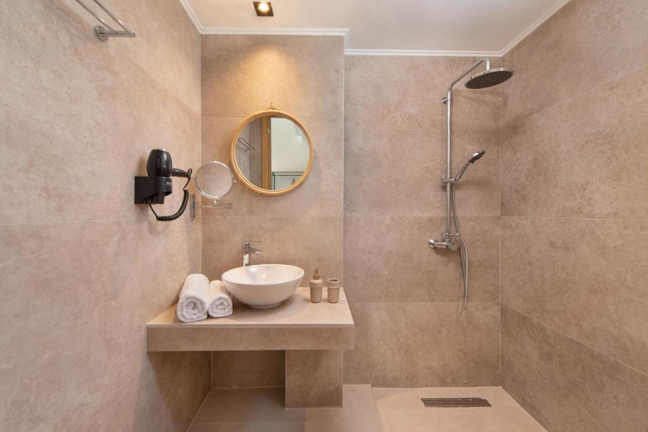 Theros Suites CCharaki Exterior foto